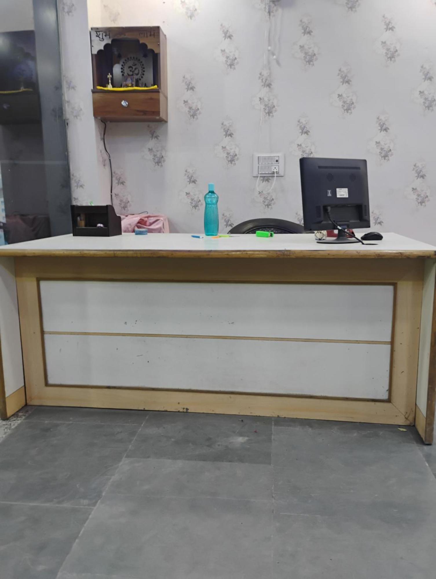 Shree Ji Hotel Грейтър Нойда Екстериор снимка